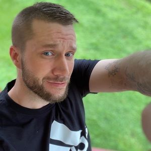 Meet your Posher, Adam